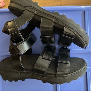 Vans Colfax Women’s sandal Size 8 - NWOT